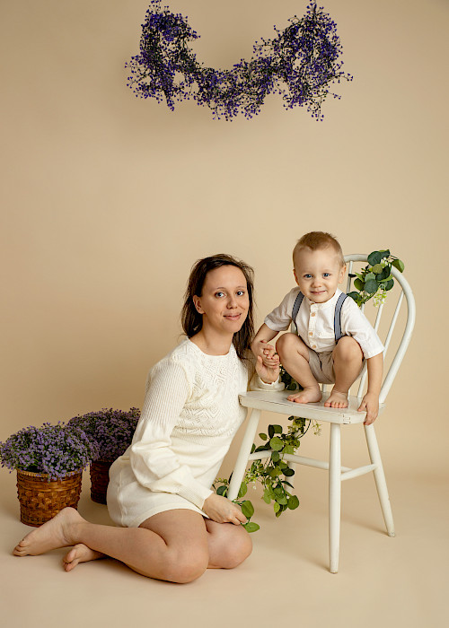 Jarné mini fotenie mama a dieťa – ateliér Bratislava