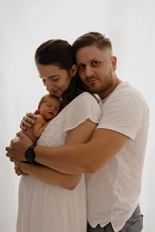 novorodenecké fotenie Bratislava – šťastná rodina