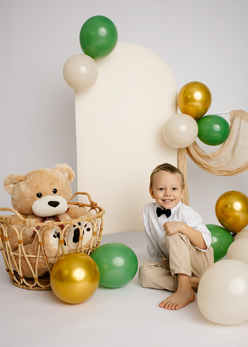 Fotenie detí Bratislava – narodeninový portrét dieťaťa v ateliéri