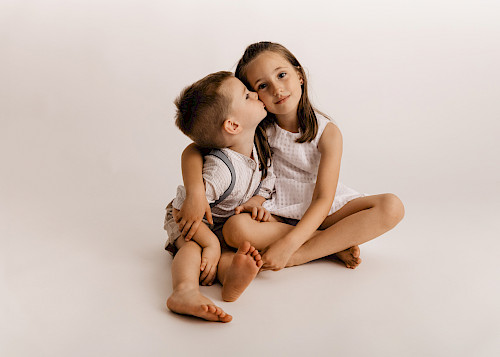 Fotenie detí Bratislava – prirodzený detský portrét v ateliéri