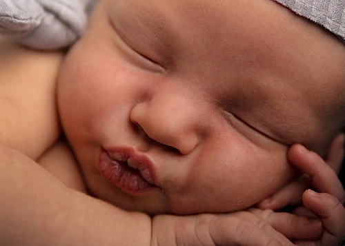 Novorodenecké fotenie Bratislava - detailný záber tváre bábätka